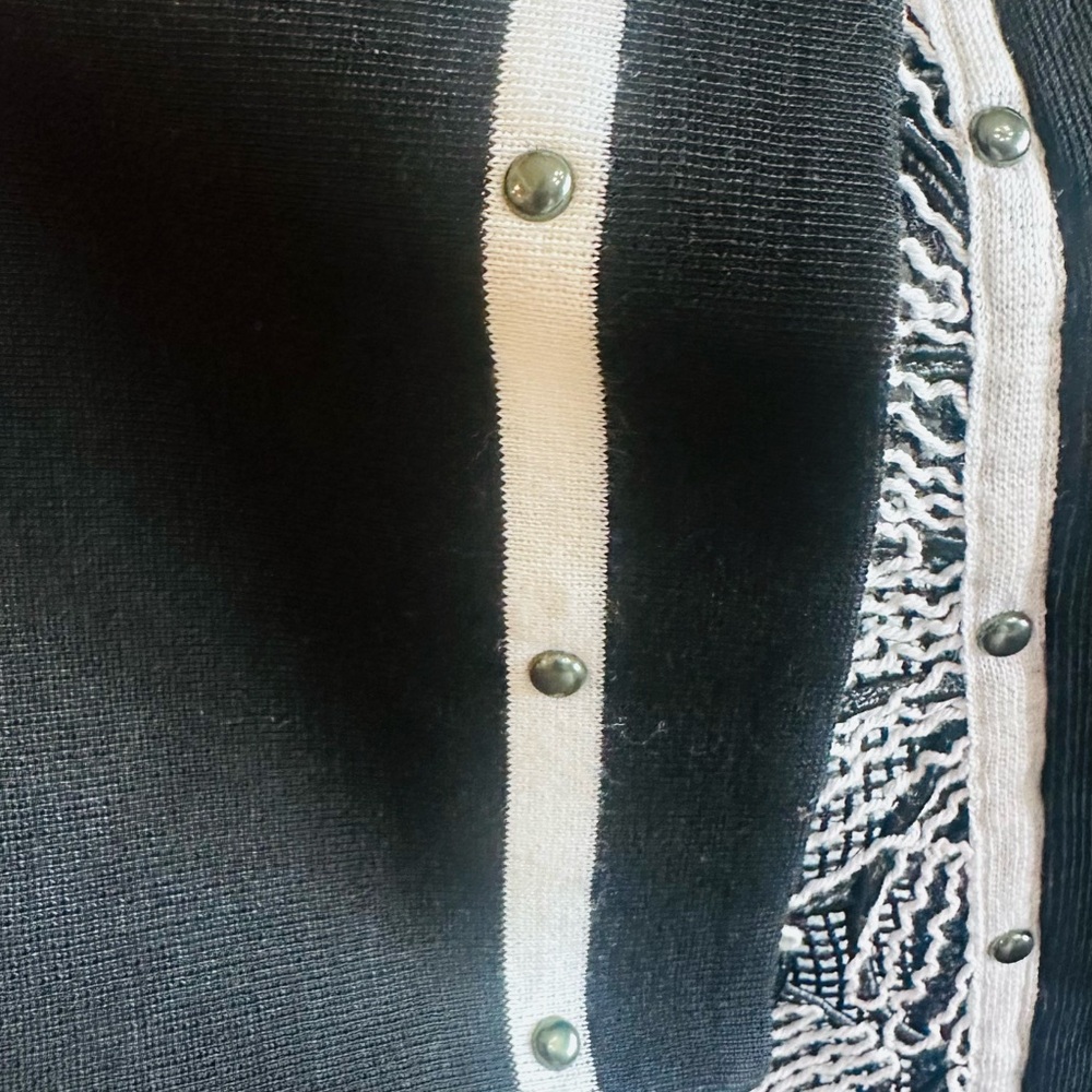 Ming Wang Black and White Floral Cardigan Sweater - Picture 6 of 10
